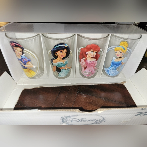 Disney PRINCESS GLASSES STILL IN BOX - Picture 1 of 2